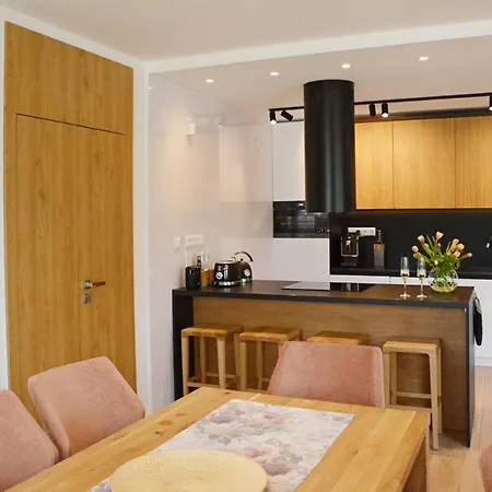 Halfway Vel'ka Lomnica