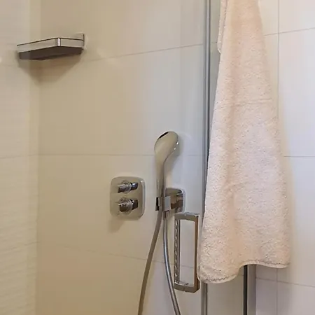 Halfway Vel'ka Lomnica